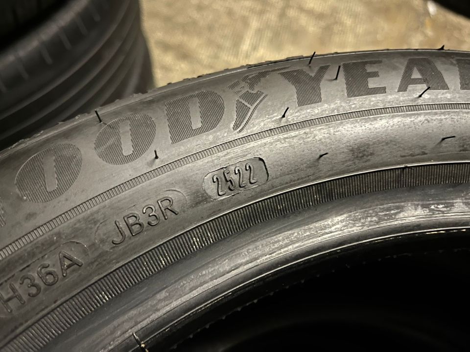 Goodyear EfficientGrip 215 50 R17 91V Neue Demo in Berlin