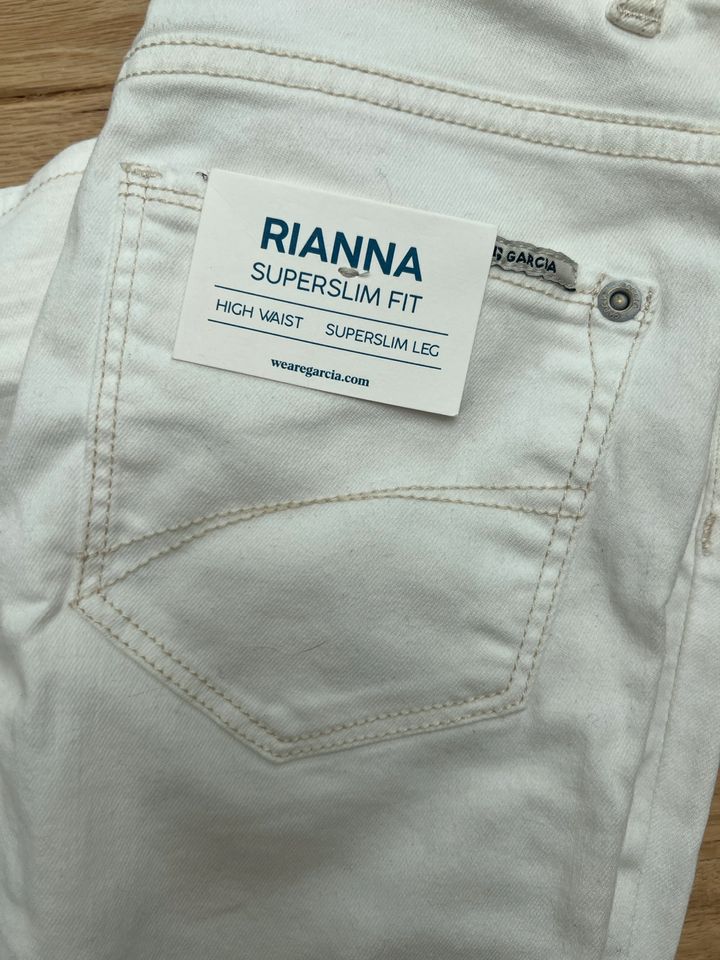 Neu süßeste Jeans Garcia 146 weiß Hose in Großhansdorf