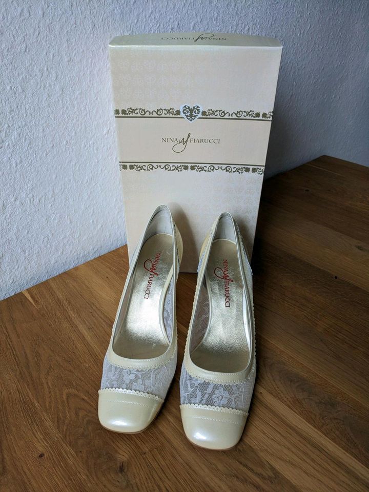 *NEU* Brautschuh Hochzeit Spitze Nina Fiarucci Gr. 5 (38) in Hallstadt