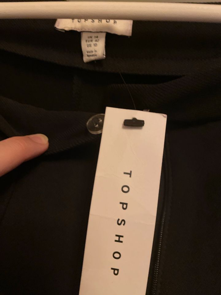 Topshop Stoffhose schwarz Gr. 42 NEU in Würselen