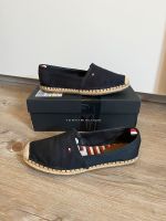 Tommy Hilfiger Espadrilles 36 Neuwertig Damen Slipper Schuhe blau Brandenburg - Hoppegarten Vorschau