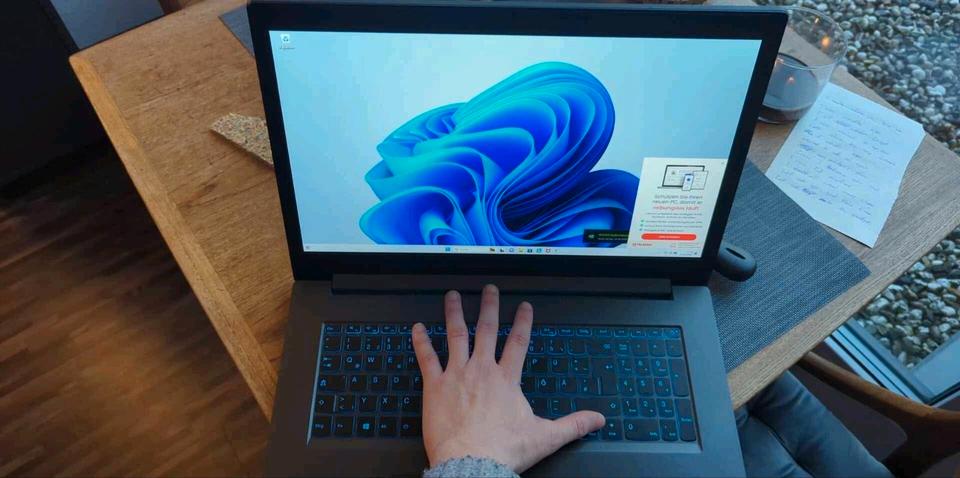 Lenovo IdeaPad L340 17.3" Gaming-Laptop i7 GTX1650, 16GB RAM, 1TB in Köln