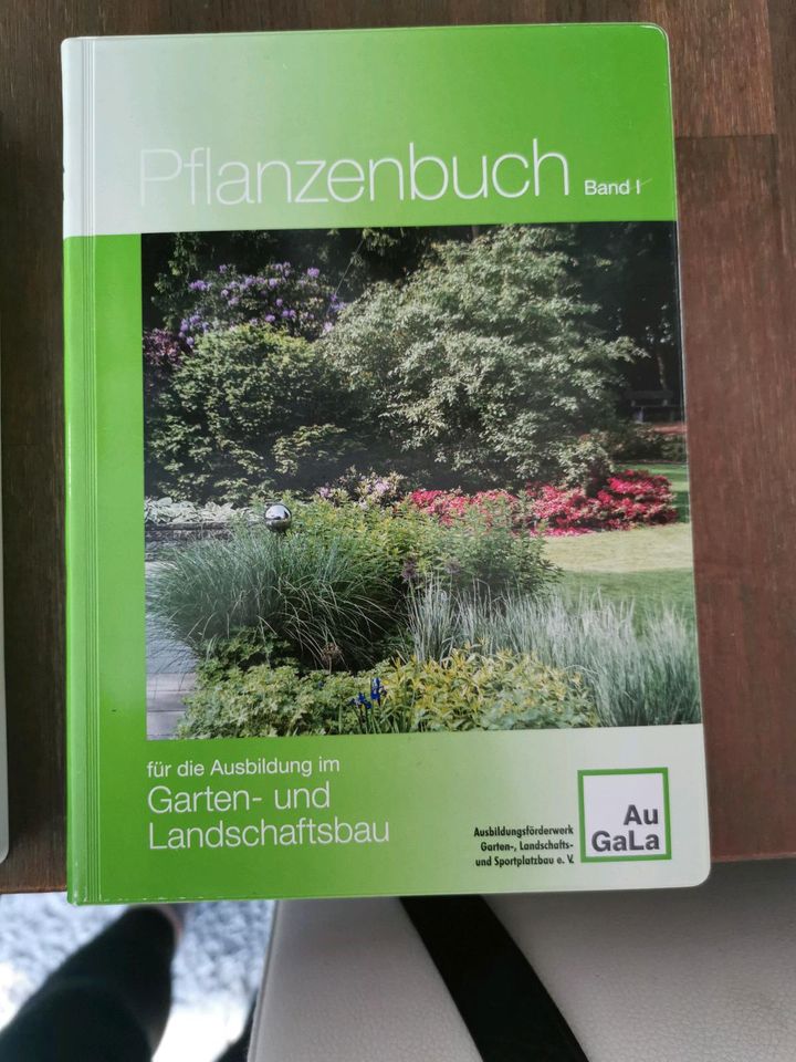 Pflanzenbuch von AuGaLa in Dinslaken