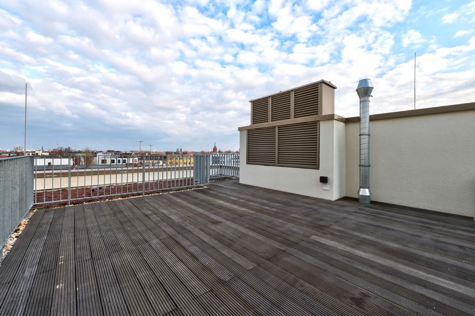 Erstbezug in Top-Lage: Penthouse mit XXL-Aufdachterrasse, EBK und Klimatisierung in Berlin