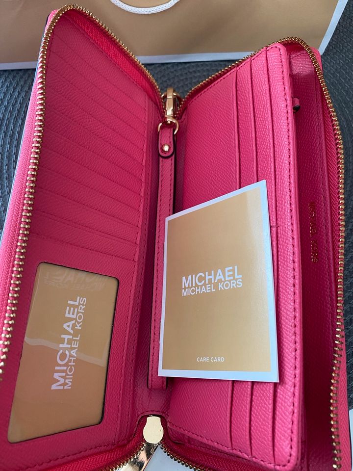 Michael Kors Gelbeutel wie neu in Ilsfeld