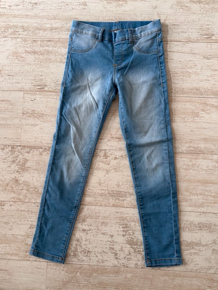 Jeans Mädchen Gr. 146 in Biesenthal