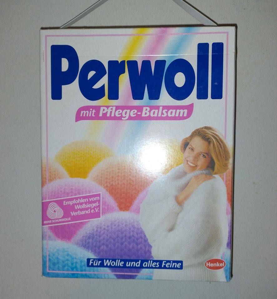 Perwoll Pulver Pflegebalsam 2kg Packung Wolle Feines Henkel Wasch in Stelle