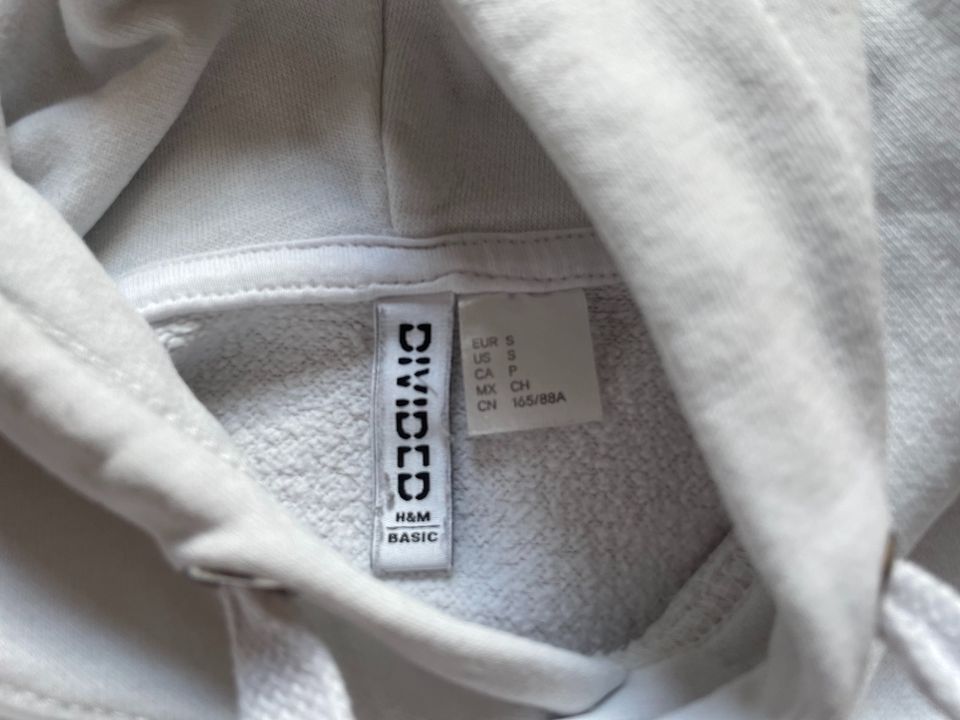 2 Stück H&M Hoodies XS / S weiß beige in Reischach