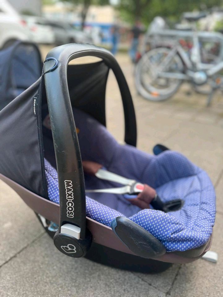 Kinderwagen mit Maxi Cosi in Hannover