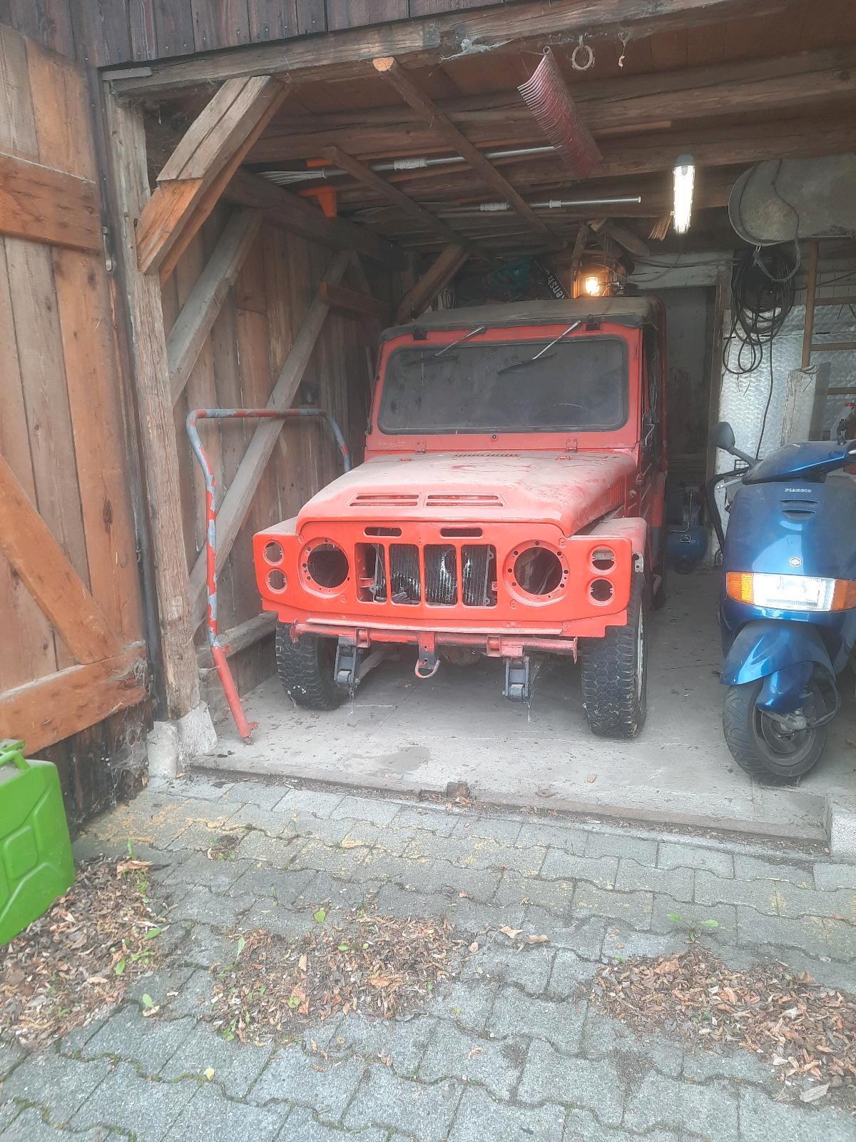 Abbildung des Autos Suzuki LJ 80 zum Restaur…