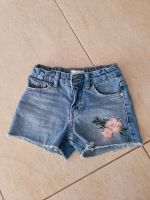 Tolle, neuwertige Jeansshorts  Mango,  122 Bayern - Vaterstetten Vorschau