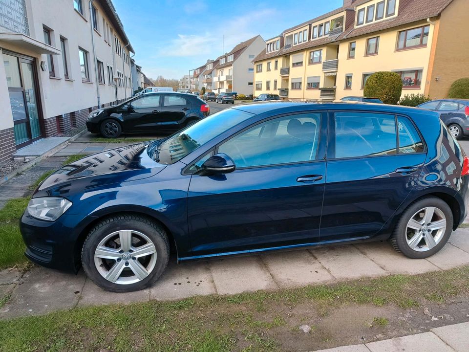 VW Golf 7, BJ. 12/2012, Blau Metallic, 73 TKM in Northeim