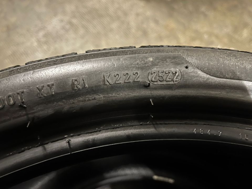 Pirelli SottoZero W240 Serie II 295 30 R19 100Y Neue in Berlin