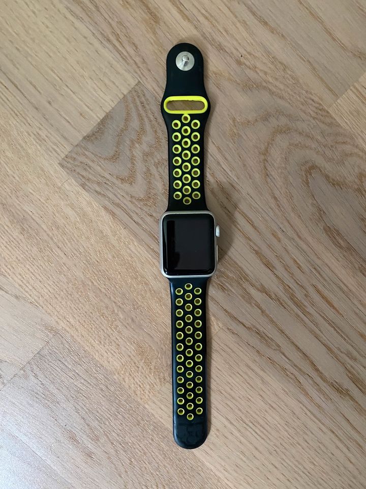 Apple Watch Sport 38mm DEFEKT in Albstadt