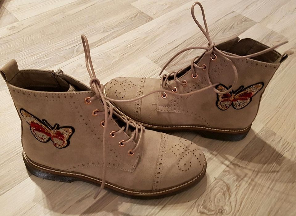 Catwalk Halb-Schuhe Boots Stiefeletten Damen Schmetterling 40 neu in  Niedersachsen - Wolfsburg | eBay Kleinanzeigen ist jetzt Kleinanzeigen