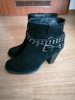 Schwarze High Heels / Pumps mit Riemen / Gothic Bayern - Aschaffenburg Vorschau