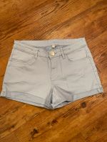 NEUWERTIG Hose Shorts Hotpants gr.170 Nordrhein-Westfalen - Geseke Vorschau