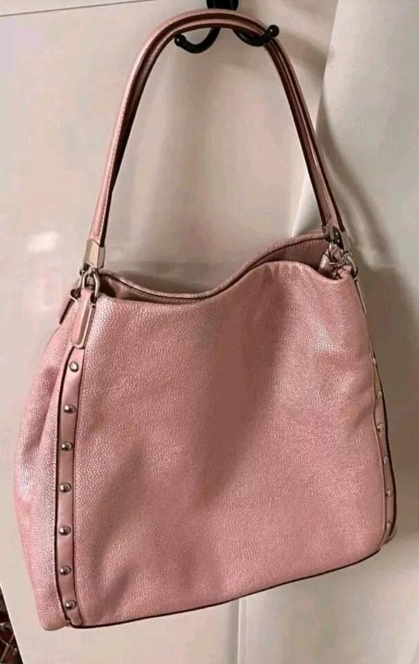 Coach Phoebe Madison Tuberose/Pink Pebble Leder Umhängetasche in Eschweiler