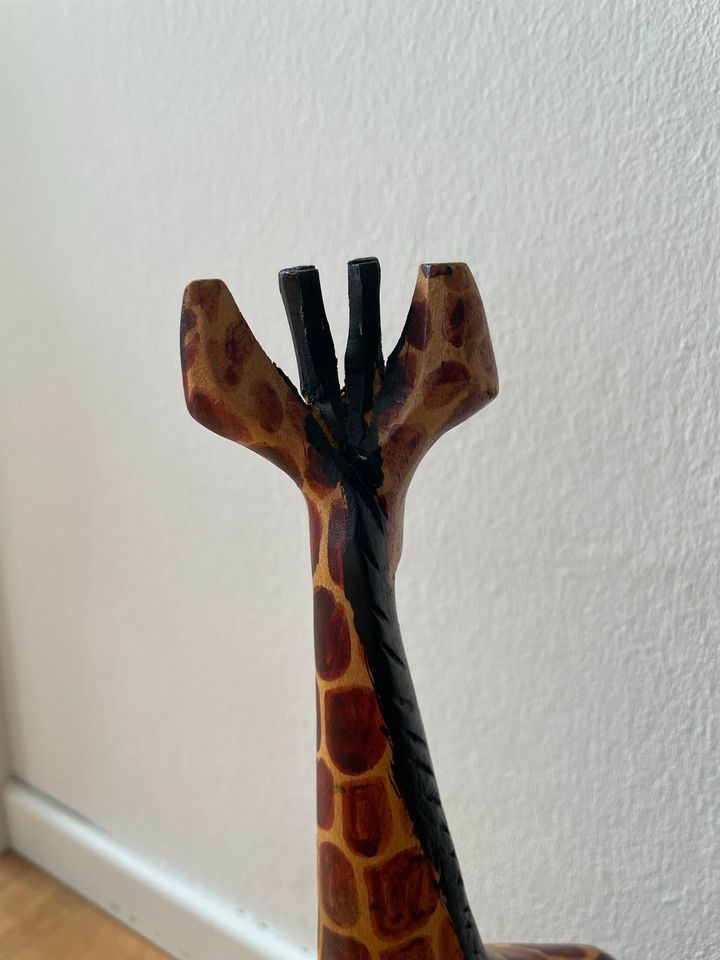 Dekofigur Holzgiraffe mit Giraffenbaby Handarbeit braun gelb in Frankfurt am Main