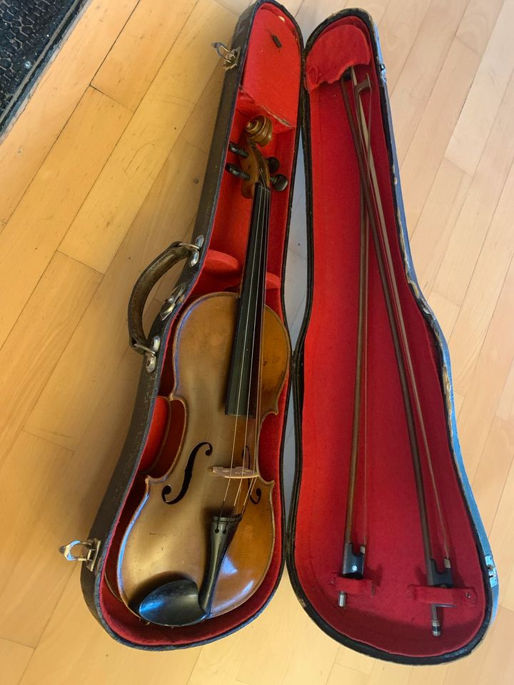 Geige mit Koffer in Waldkraiburg