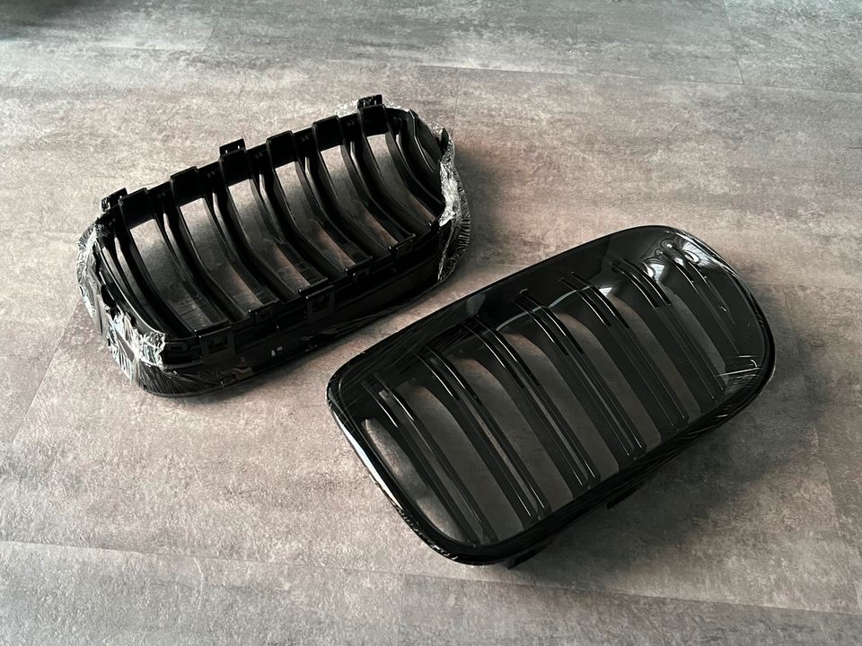 Nieren NEU BMW X3 F25 VFL M Grill Schwarz Hochglanz Kühlergrill in Bonn