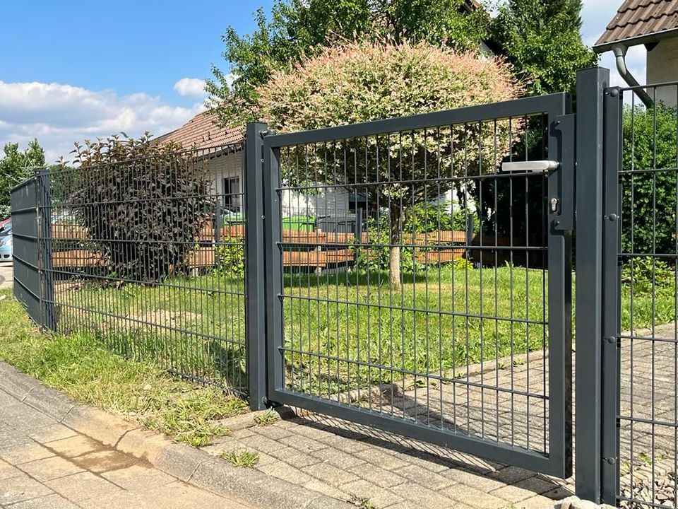 Montage Doppelstabmatten Stabmatten Zaunmatten Zaunbau in Gummersbach