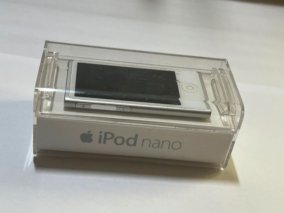 iPod Nano 7 - Silber, 16GB, Fast Neuwertig, Originalverpackung in Immenhausen