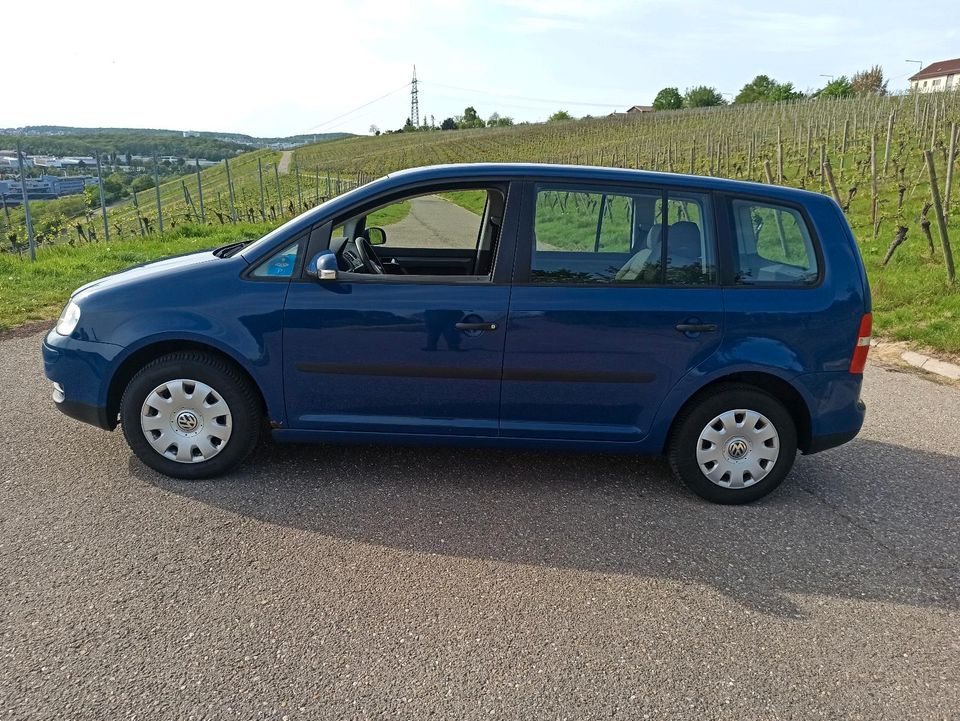 VW Touran 1.6 AHK in Stuttgart