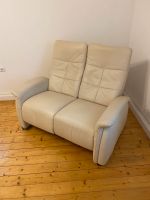 Sofa 2 Sitzer beige Couch Ledersofa klappbar ausziehbar Nordrhein-Westfalen - Castrop-Rauxel Vorschau