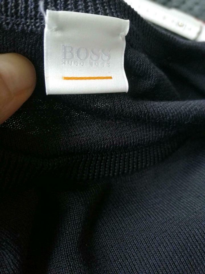 Boss Hugo Pullover Gr. 38 blau neu in Freiburg im Breisgau