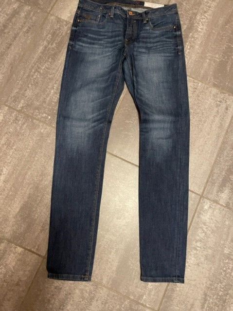 EDC Jeans Skin Fit W28 L32 Mittelblau in Würselen