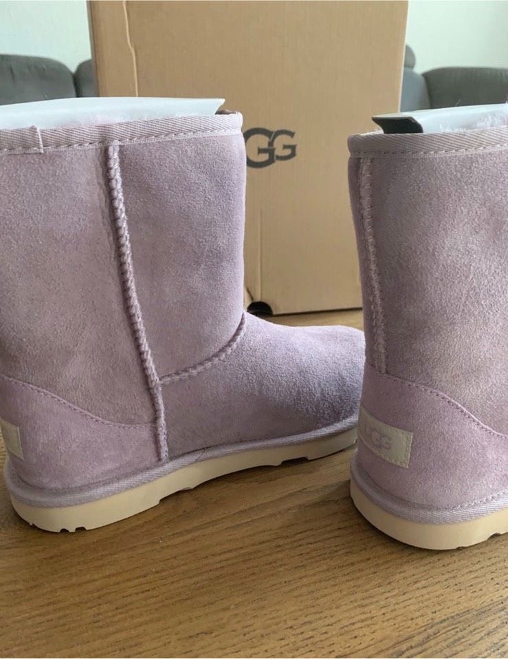 UGG Kids Classic 2 Gr.37 NEU in Berlin