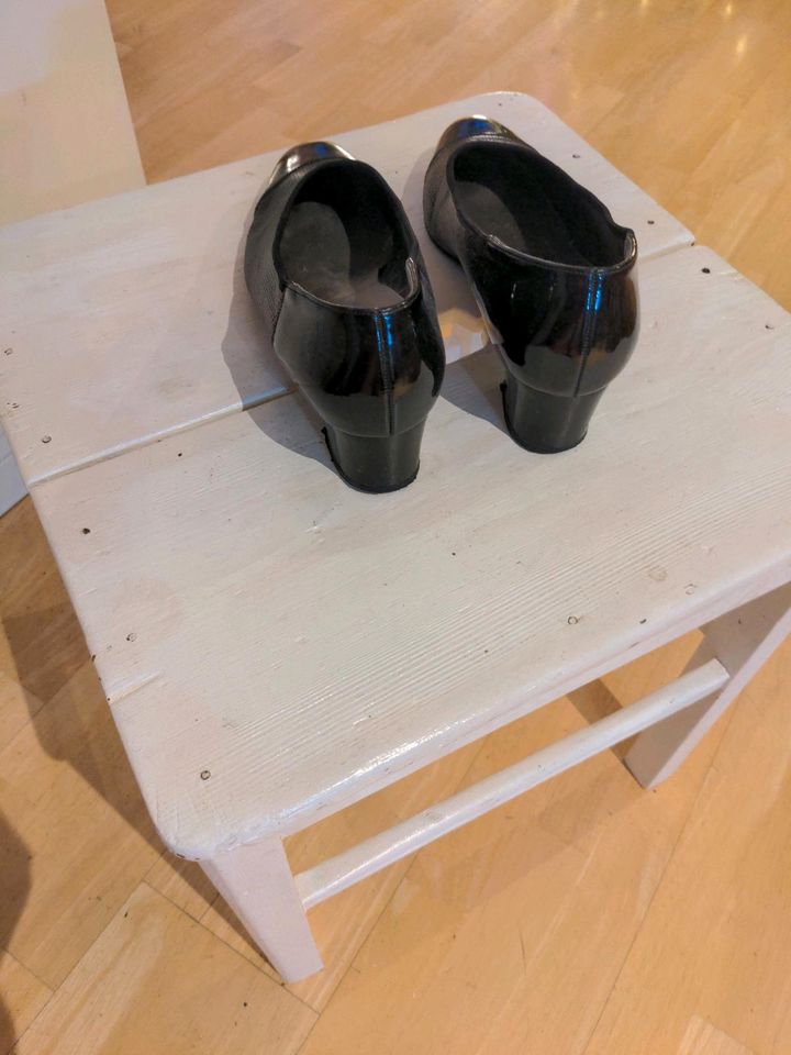 Pumps schwarz Gr 38 Komfort Schuhe Lack und Leder Mix Absatz 4 cm in Mömlingen