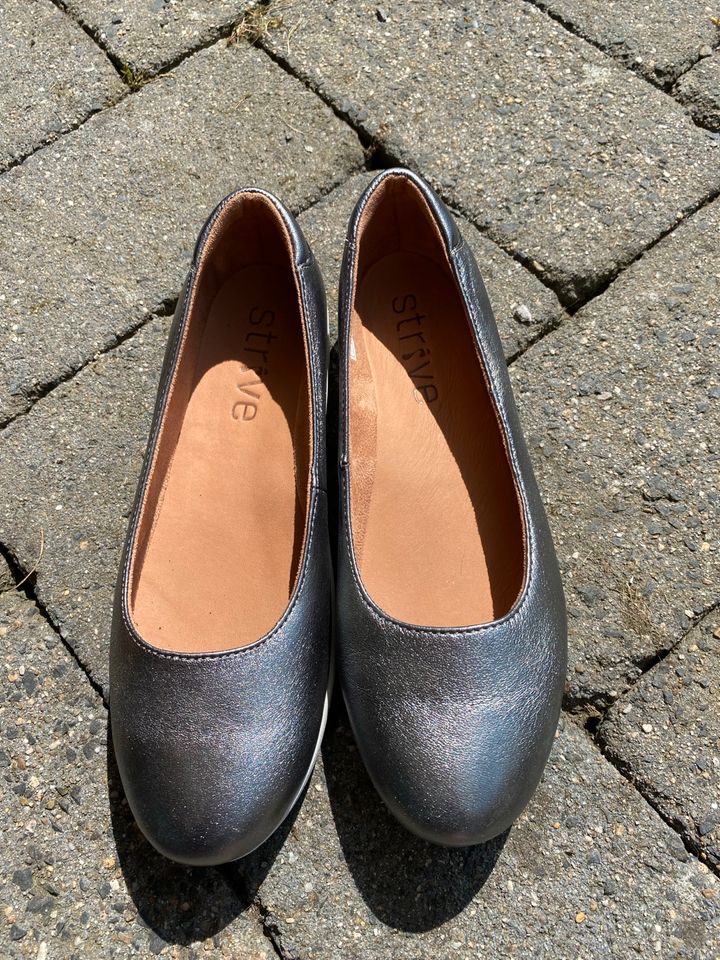 Strive wie Gabor Echtleder Pumps Ballerina Gr 38,5, neu in Raesfeld