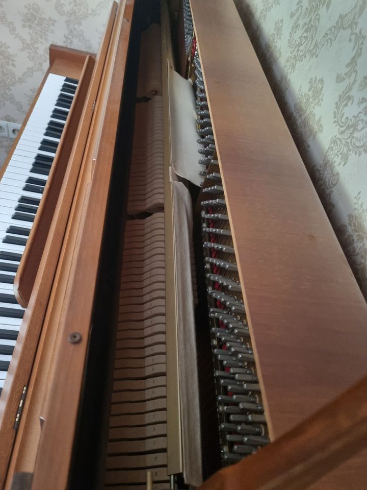 Schimmel Klavier Bj. 1976/1977 in Ratingen