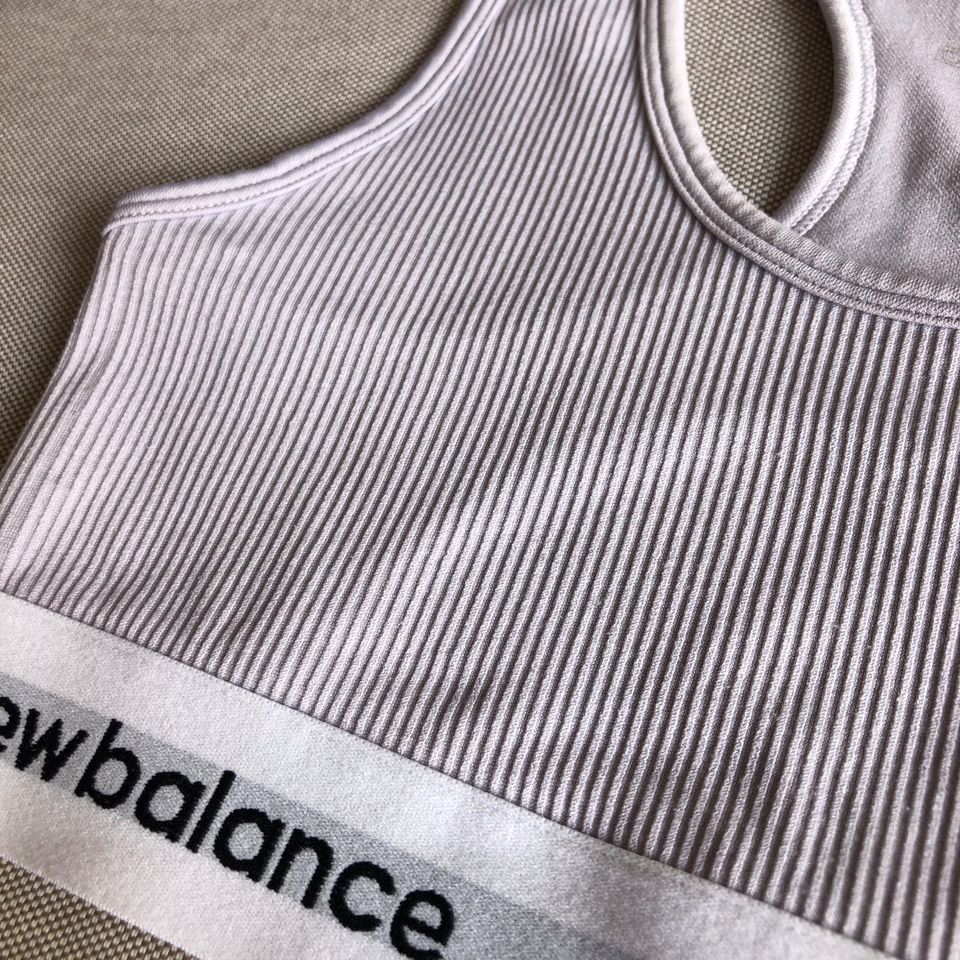 Sport BH Bustier New Balance grau lila Gr. M in Köln