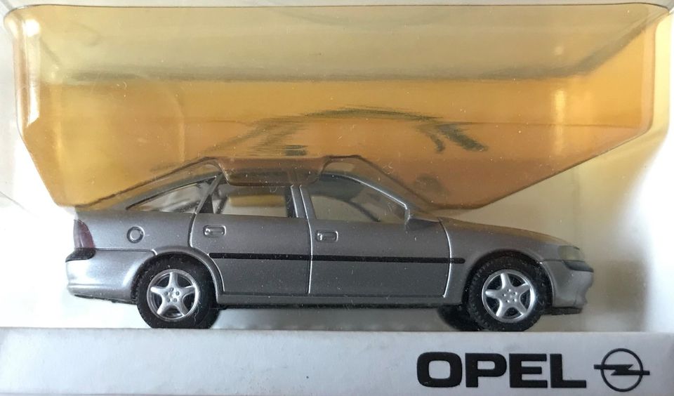 1:87 Modellauto - Herpa Opel Vectra - ungeöffnet mit OVP! in Weinstadt