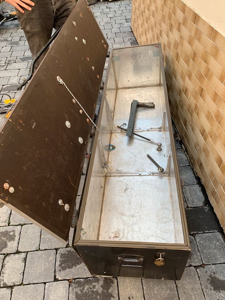 Transportbox Metallkiste für AHK Fahrradträger für Ford Nugget in Geisenheim