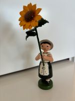Blumenmädchen-Figur aus dem Erzgebirge von Ulmik Bayern - Prien Vorschau