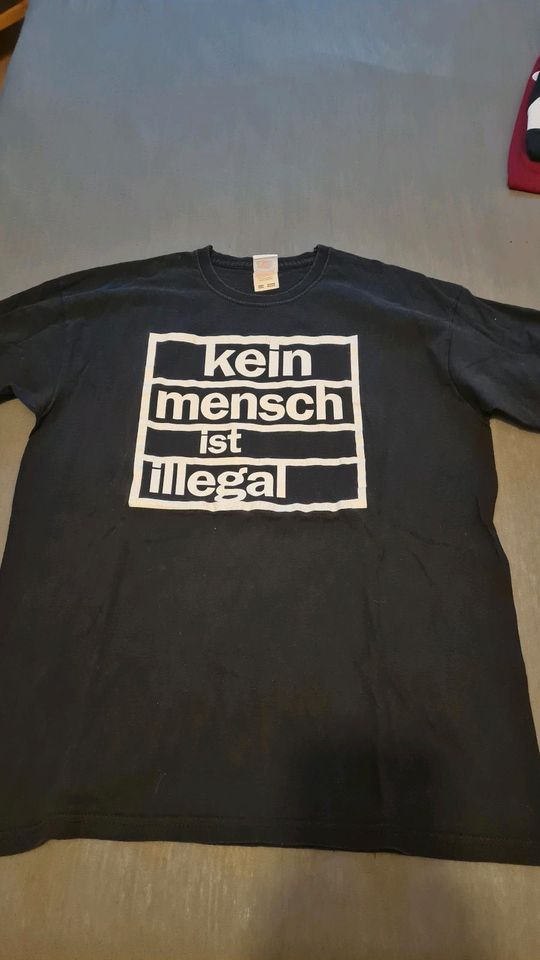 Schwarzes Herren T-Shirt in Dresden