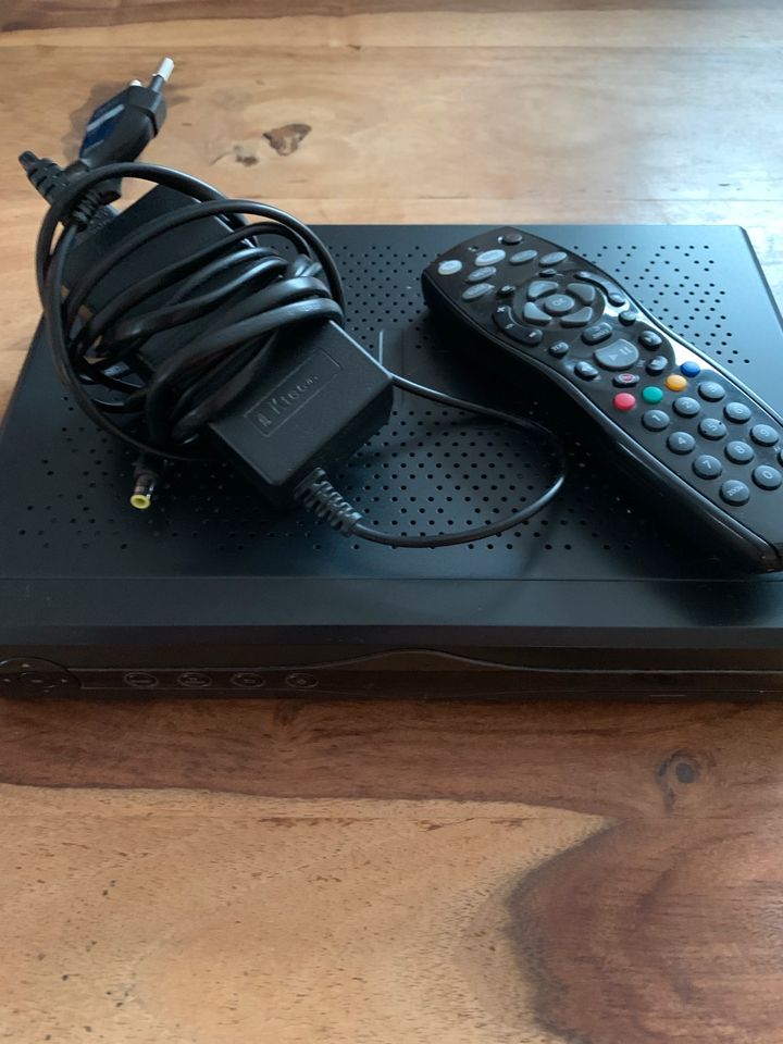 Original Sky Receiver mit passendem Sky W-LAN Modul in Wehringen