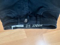 H&M Jeans schwarz skinny Gr. 140 Baden-Württemberg - Rechberghausen Vorschau