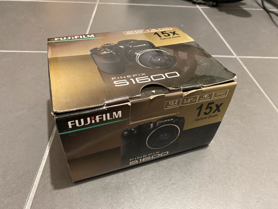 Fujifilm Finepix S1600 Originalverpackung in Fürstenfeldbruck