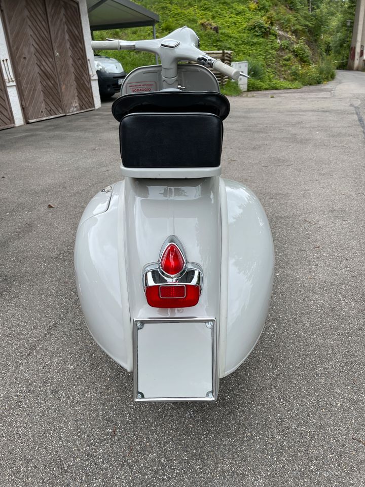 Schöne Vespa 125, grigio, Bj. 1964, voll restauriert in Sigmaringen