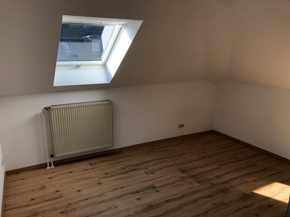 1 Zimmer Apartment mit Balkon in Bad Lippspringe