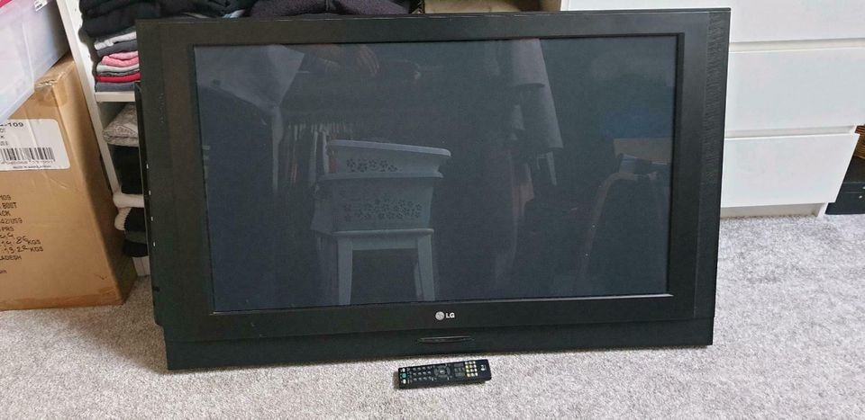 LG Fernseher 42PC35  42 Zoll in Neumünster