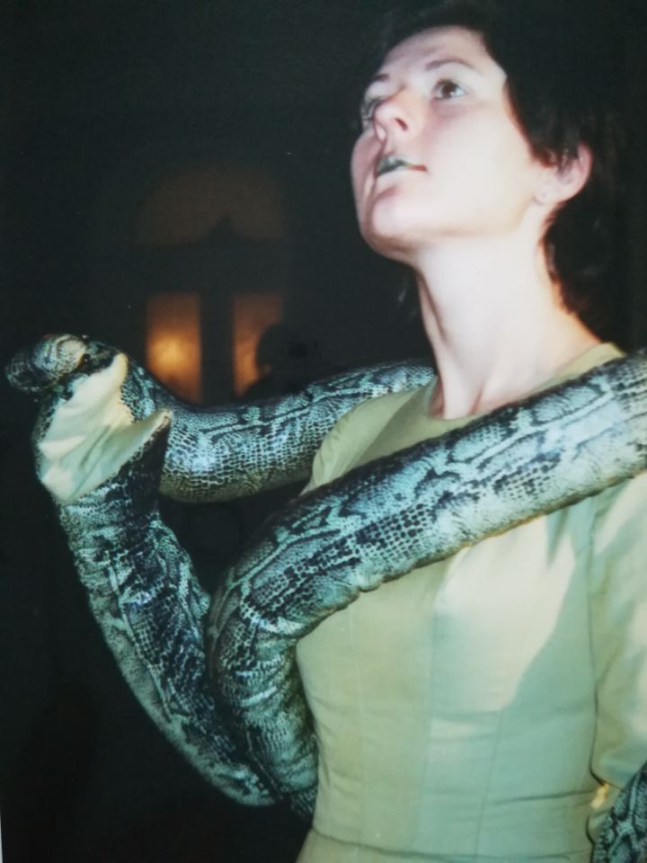 Bühnenkostüm mit Stoffschlangen in Oldenburg