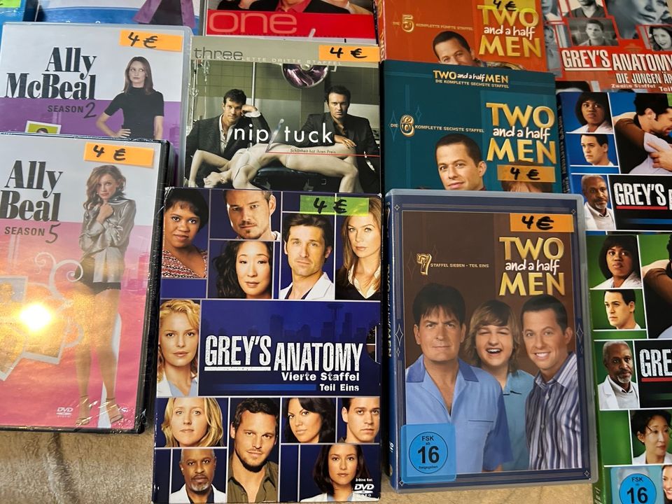 DVD Staffeln Serien Ally McBeal Two and a half Men Grey’s u.a. in Stuhr