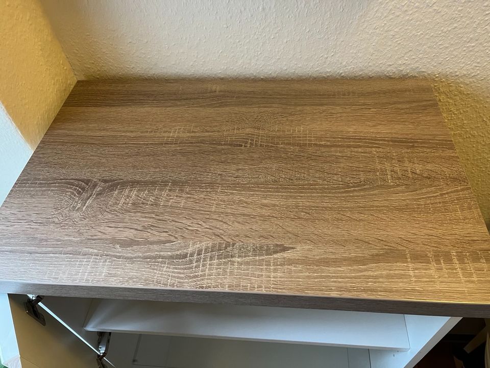 Höffner Schrank / Vitrine mit Beleuchtung - Neuwertig!! NP 1.500€ in Potsdam