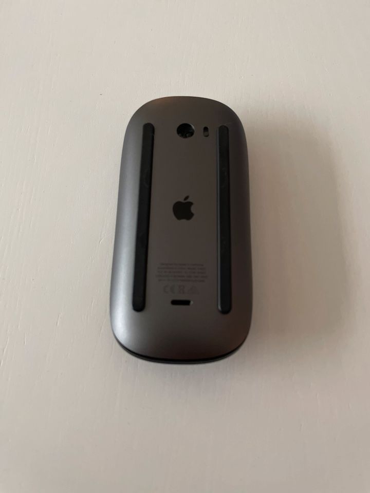 Apple Magic Mouse A1657 in Frankfurt am Main